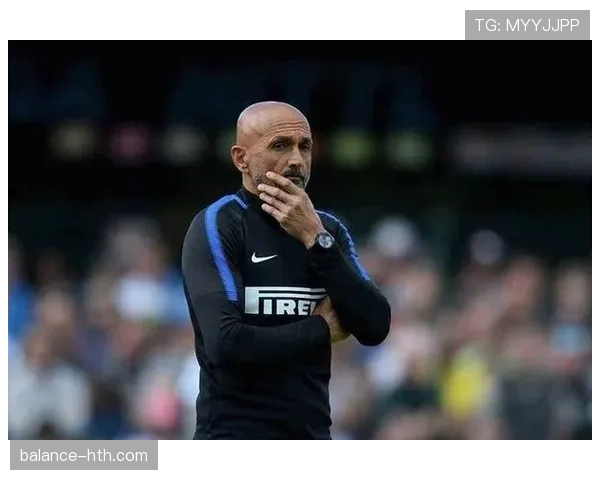 拉菲尼亚被战术体系限制?依赖边路与多元进攻的平衡分析 拉菲尼亚被战术体系限制?依赖边路与多元进攻的平衡分析