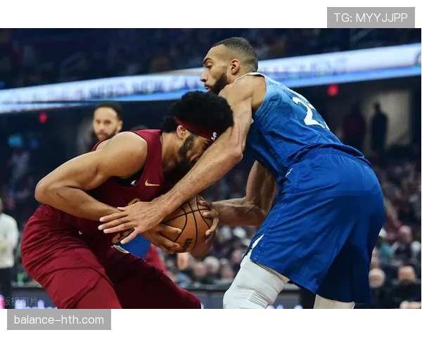 唐斯无球牵制力提升，拉开森林狼内线进攻空间