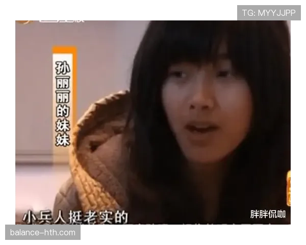 刘洋穿拖鞋回楼，门口堆着好几只名牌包，我这嘴角抽搐